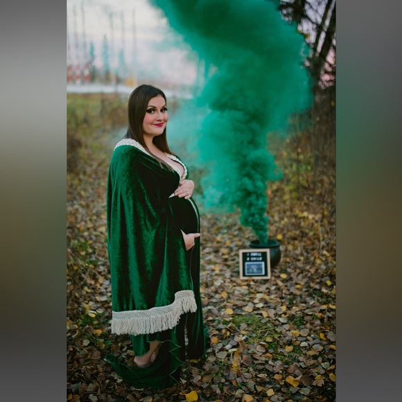 One Size Maternity/Boudoir Velvet Robe - Picture 2 of 4